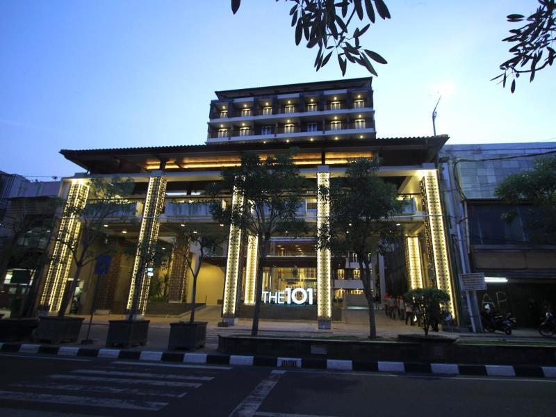 The 1O1 Yogyakarta Tugu Hotel Exterior photo